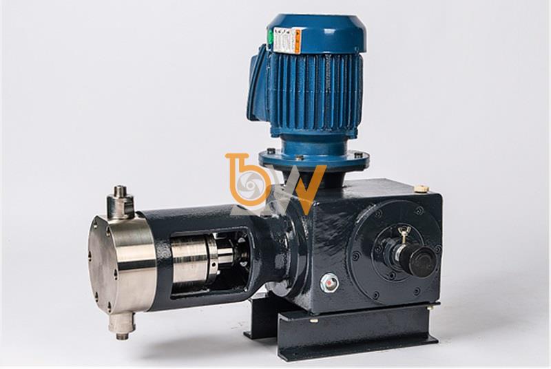 Bán Bơm Định Lượng Hóa Chất Pít Tông Áp Suất Cao DKC5 chính hãng