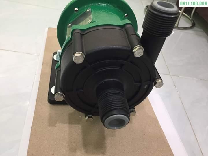 Bán Đầu bơm từ thân nhựa dùng để hút hóa chất 0,37kw chính hãng